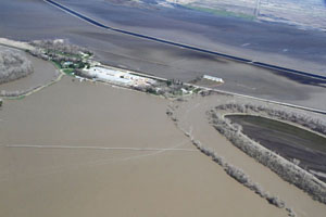 Overland Flooding, Assiniboine River north of St. Eustache, May 2011